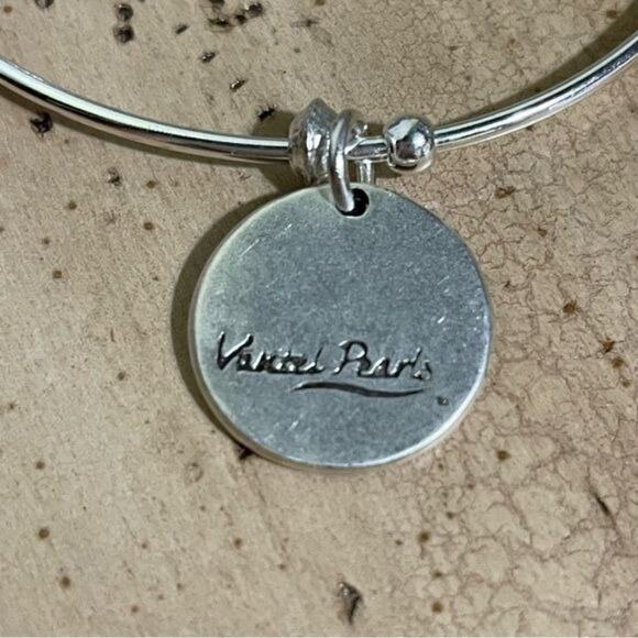 Vantel Pearls Bracelet Charm Destination Bracelet East in Silver Tone - Picture 5 of 7